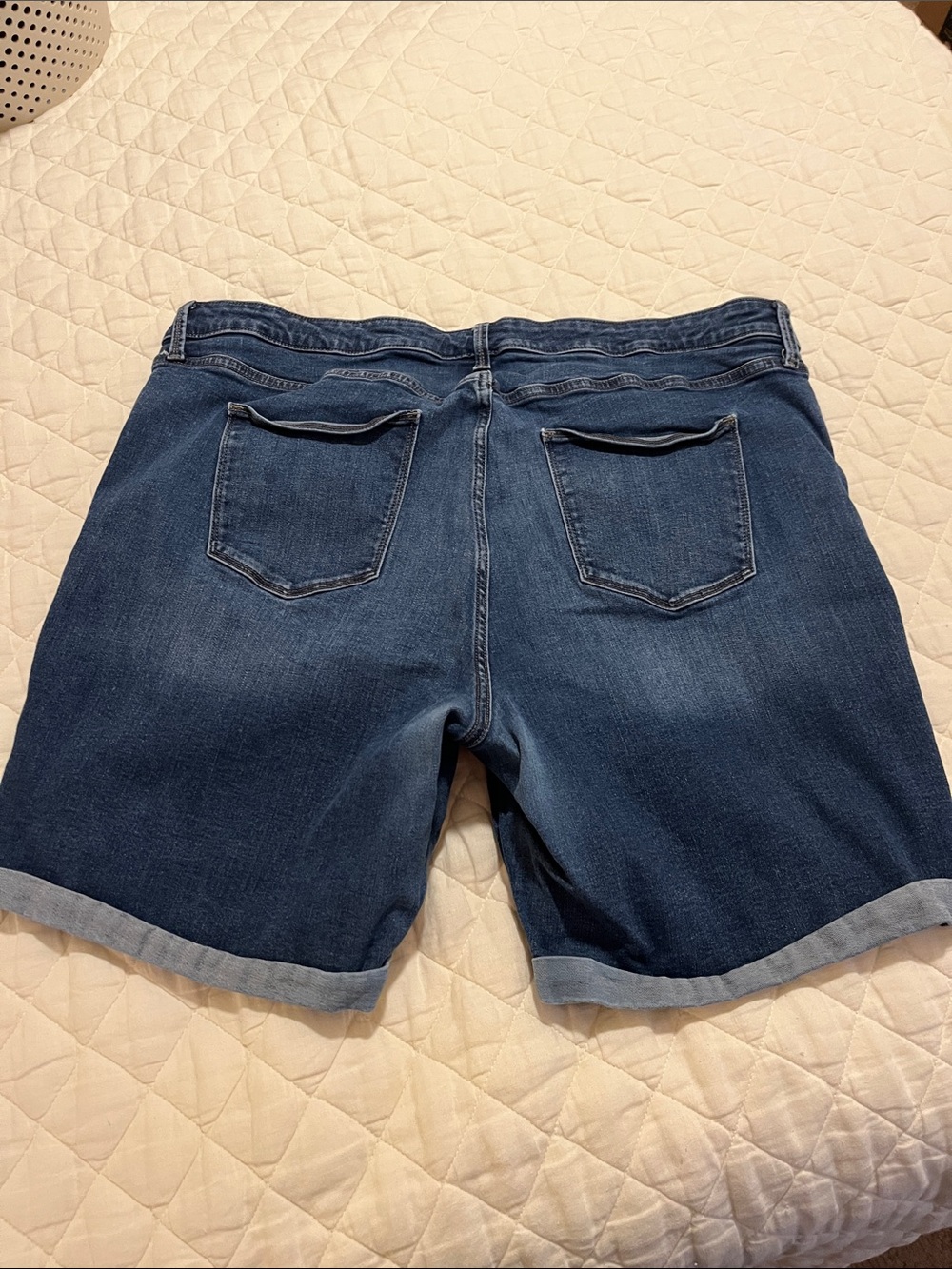 Universal Thread Mid Rise Bermuda 24 24W - Picture 6 of 6